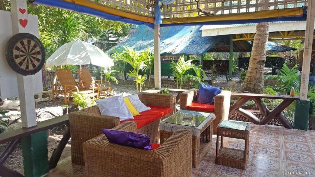 67 เฮเวน ฮอลิเดย์ รีสอร์ต Hotel Lucbuan ภายนอก รูปภาพ