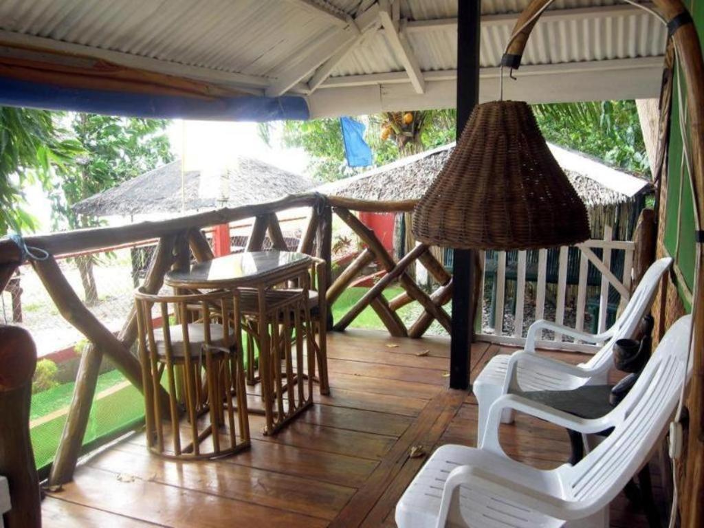 67 เฮเวน ฮอลิเดย์ รีสอร์ต Hotel Lucbuan ภายนอก รูปภาพ