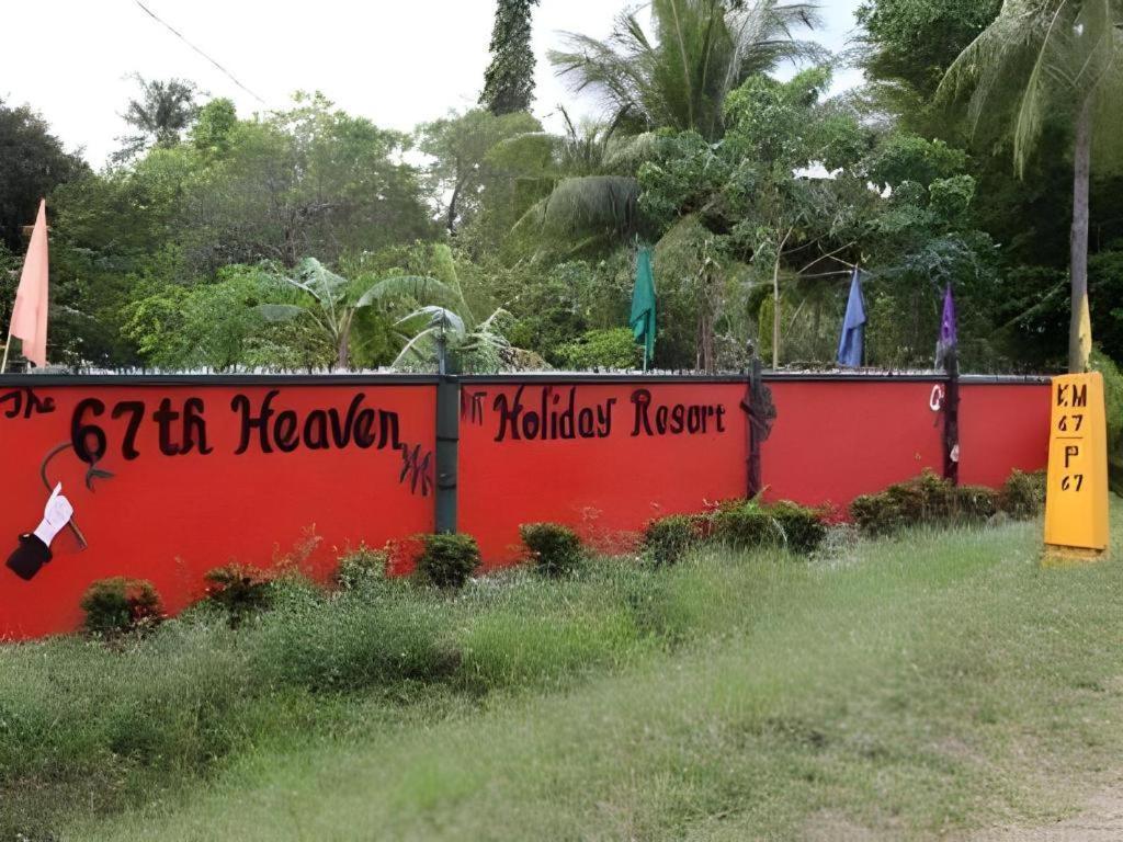 67 เฮเวน ฮอลิเดย์ รีสอร์ต Hotel Lucbuan ภายนอก รูปภาพ