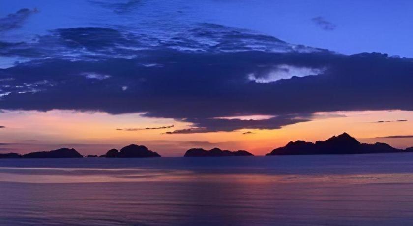 67 เฮเวน ฮอลิเดย์ รีสอร์ต Hotel Lucbuan ภายนอก รูปภาพ