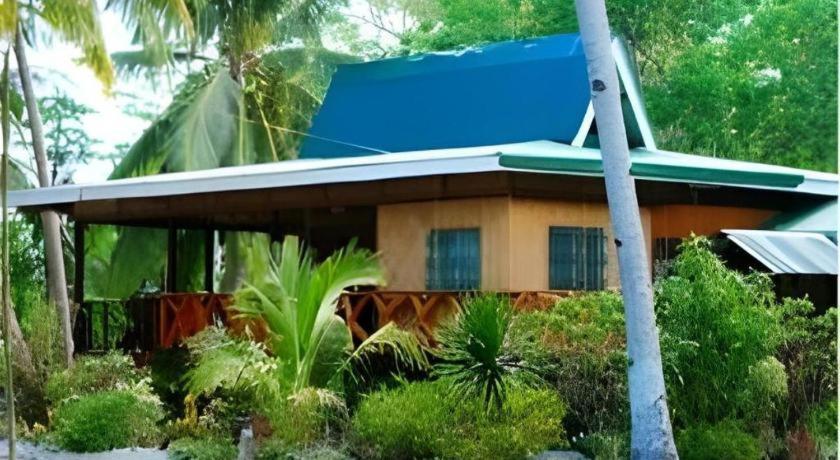 67 เฮเวน ฮอลิเดย์ รีสอร์ต Hotel Lucbuan ภายนอก รูปภาพ