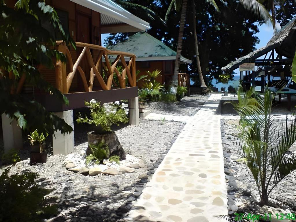 67 เฮเวน ฮอลิเดย์ รีสอร์ต Hotel Lucbuan ภายนอก รูปภาพ