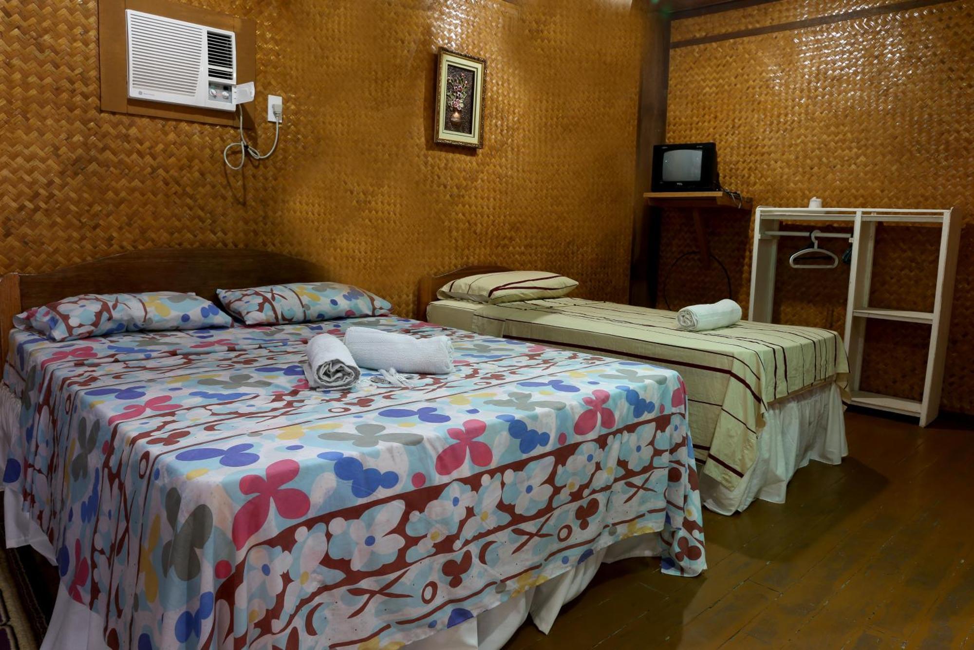 67 เฮเวน ฮอลิเดย์ รีสอร์ต Hotel Lucbuan ภายนอก รูปภาพ