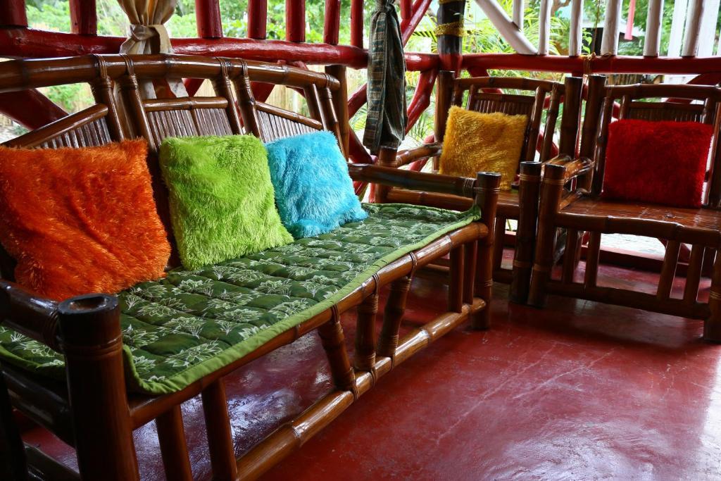 67 เฮเวน ฮอลิเดย์ รีสอร์ต Hotel Lucbuan ภายนอก รูปภาพ